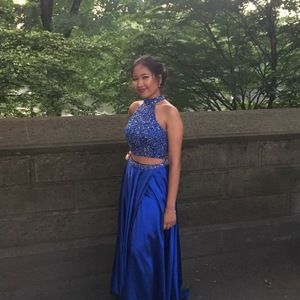 Meet your Posher, Mikaya